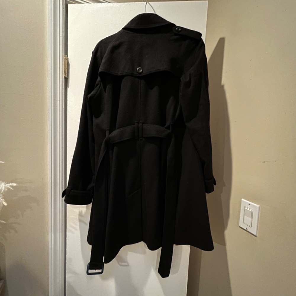 burberry coat - Picture 2 of 8